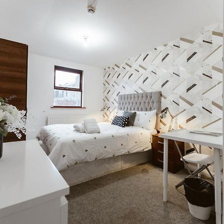 Whitechapel En-Suite Beds To Stay London Eksteriør billede